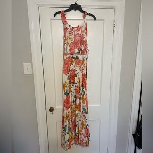 Beautiful Flowy floral dress. Size L